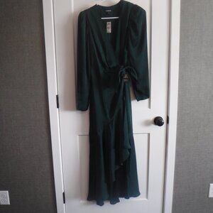 GORGEOUS EMERALD FOREST GREEN EXPRESS LONG PRINCESS DRESS NWT $108 XS